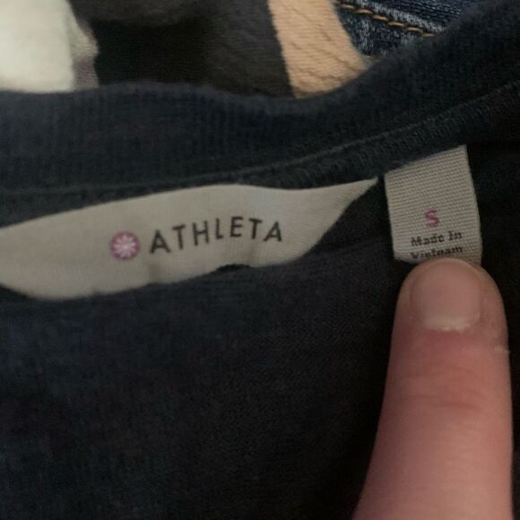 Athleta navy blue twist hem sleeveless athletic tank - Picture 3 of 3